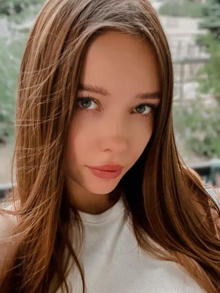 Kate Kuray Biography: Wiki, Age, Career, Height, Weight, Boyfriend, Net Worth & More